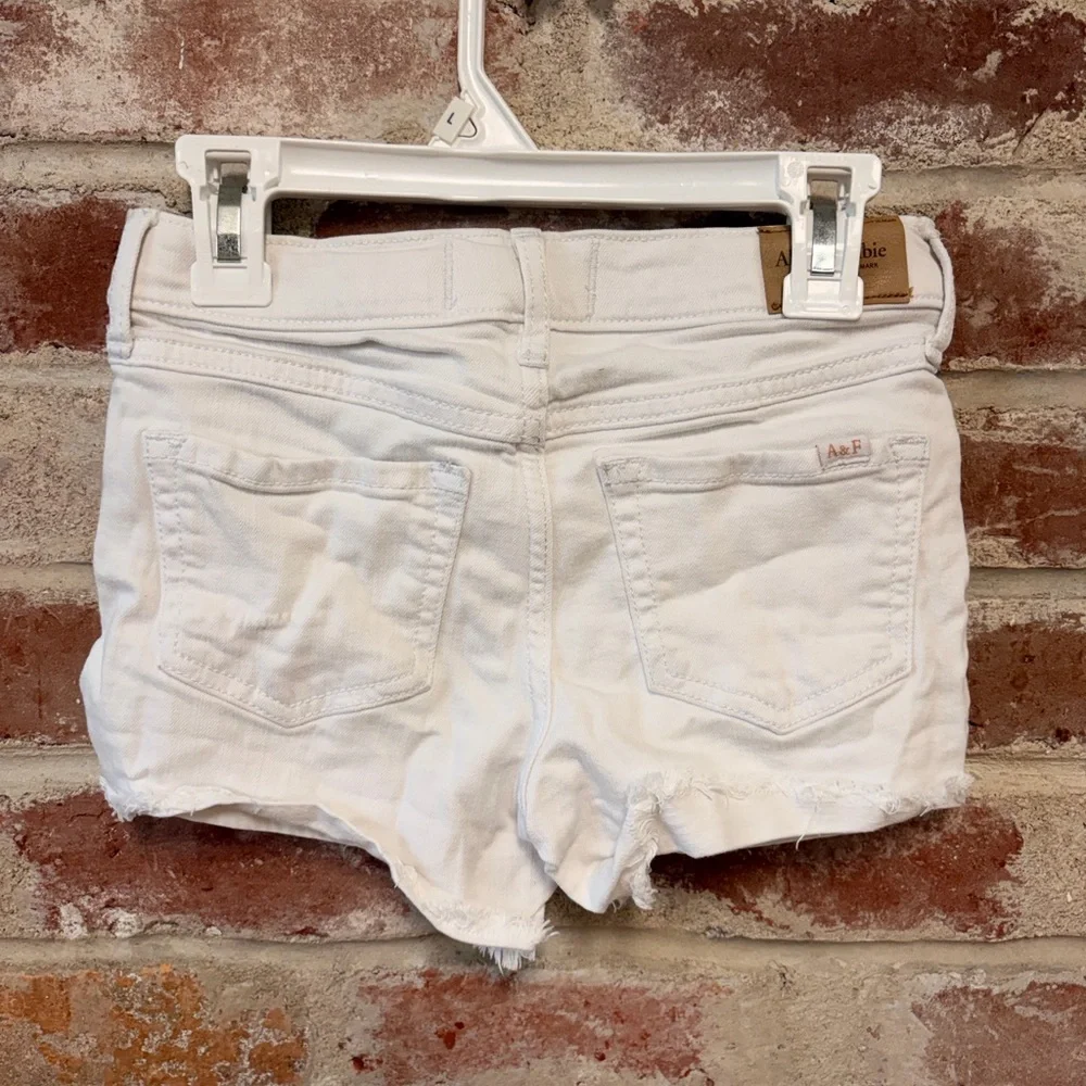 Abercrombie Kids White Frayed Jean Shorts size 9-10